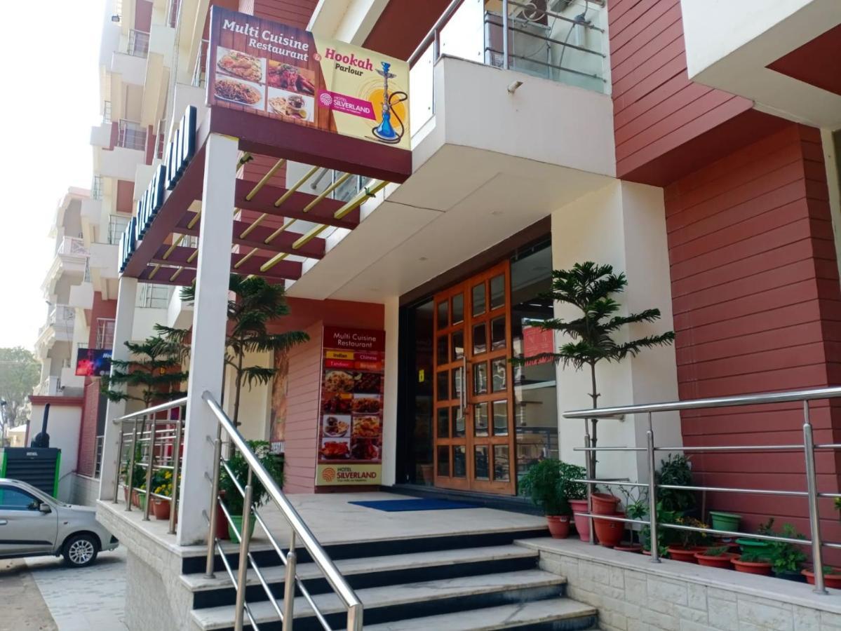 Hotel Silver Land ดีกา ภายนอก รูปภาพ