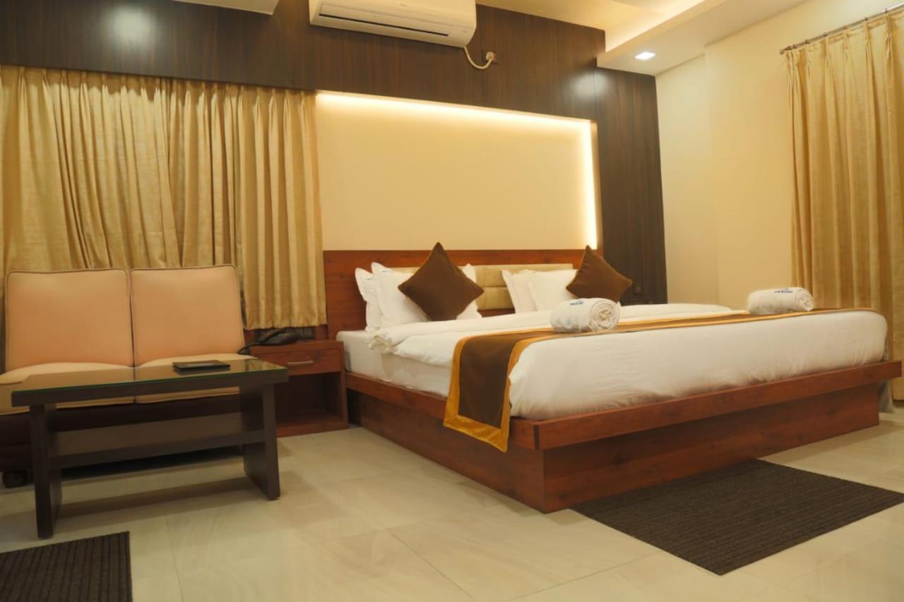 Hotel Silver Land ดีกา ภายนอก รูปภาพ